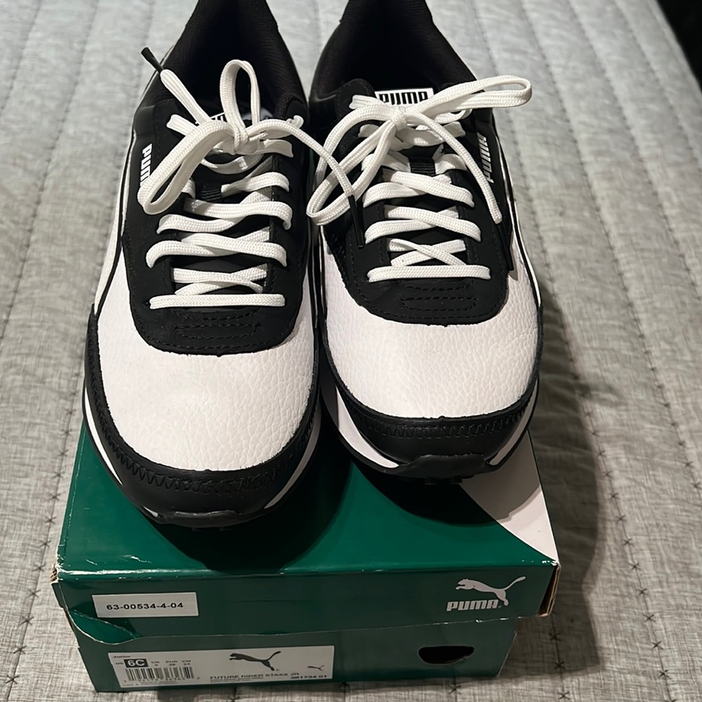 Puma Sneakers